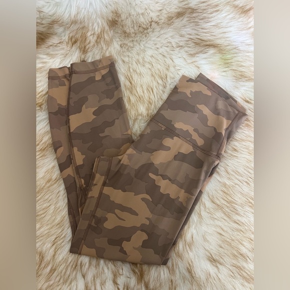 Lululemon Align High Rise Leggings 25” Heritage 365 Camo Beige Multi Size 6 - Picture 1 of 3